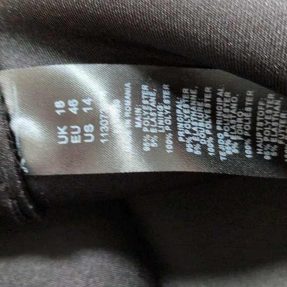 ASOS DESIGN peekaboo shoulder gathered midi pencil dress in black..size 14 - Picture 8 of 8